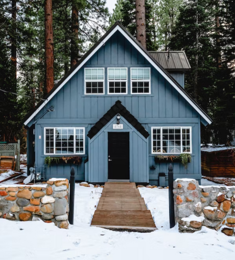 What Temperature to Leave a Vacant House in Winter & Summer